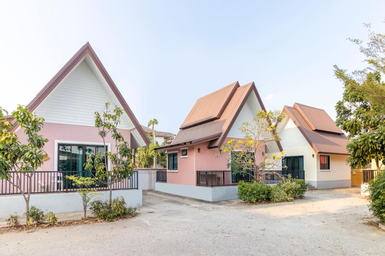 Oyo 798 Reurn Mareena Resort Nakhonratchasima Екстериор снимка