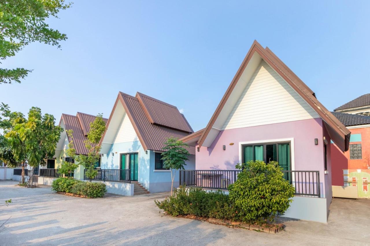 Oyo 798 Reurn Mareena Resort Nakhonratchasima Екстериор снимка